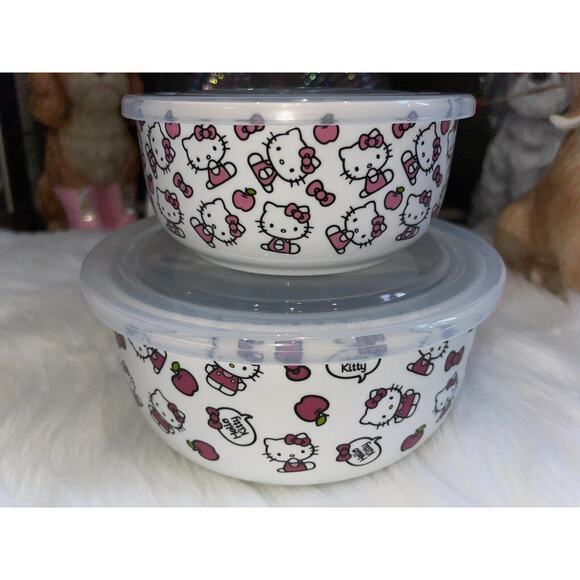 Hello Kitty Covered Storage Bowl With Vent Lid With Apples Set Of 2 - Picture 1 of 8